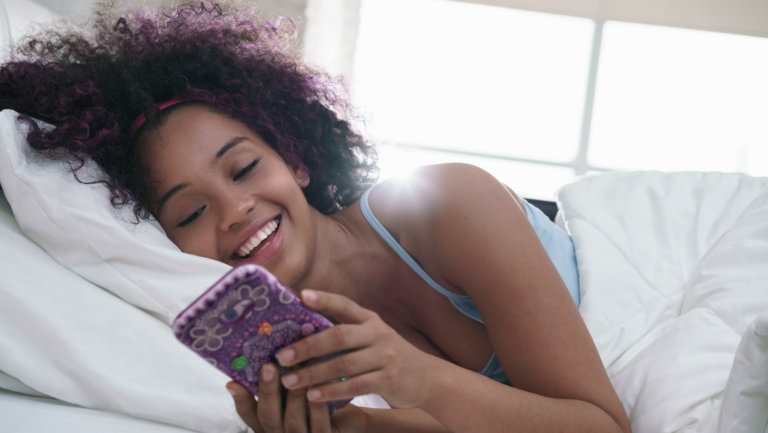 Aprenda como criar figurinhas dentro do próprio WhatsApp de forma fácil e rápida